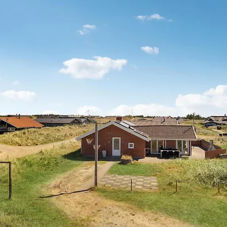 Amazing In Hvide Sande With Sauna Semesterbostad *